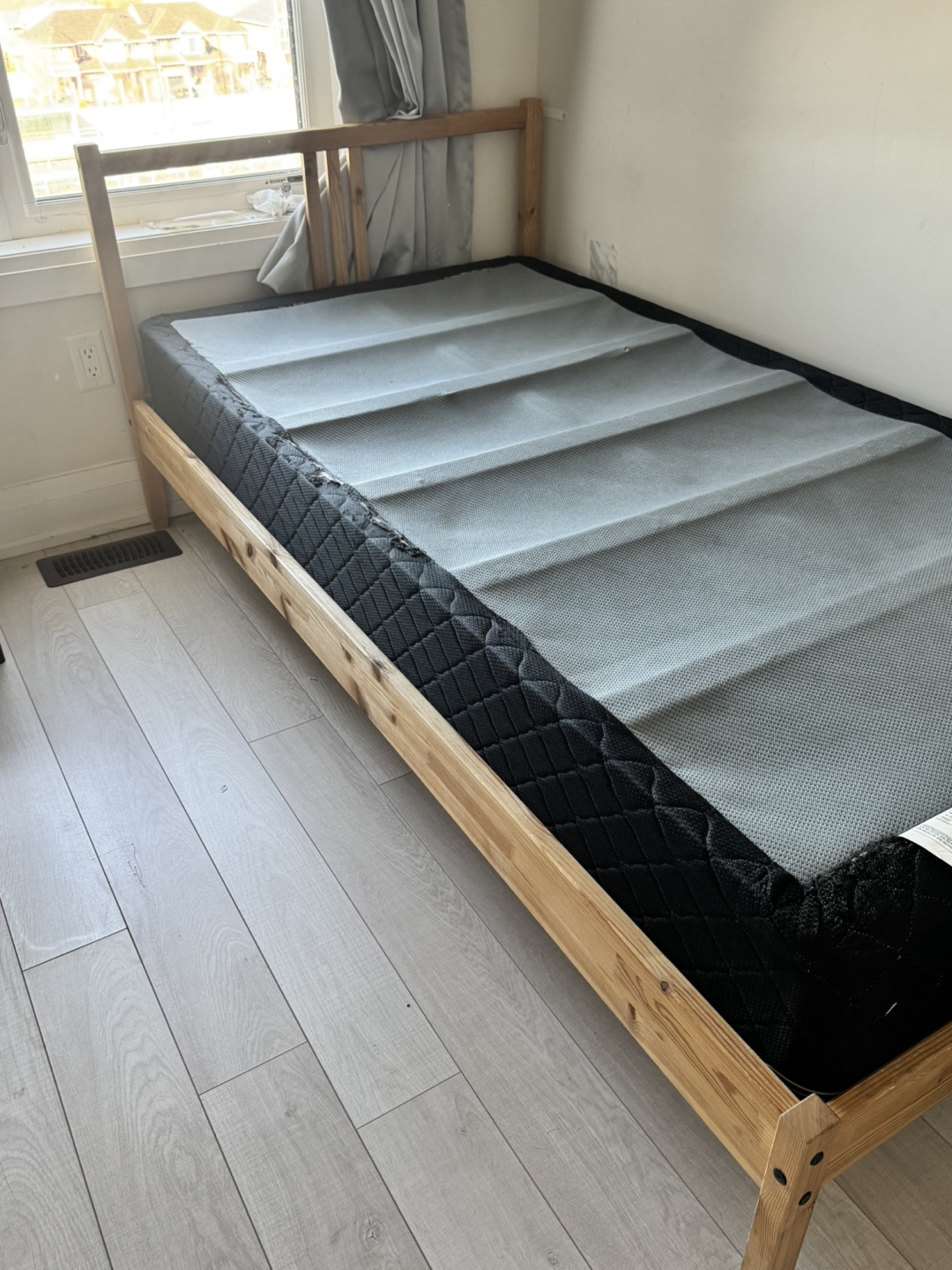 Twin-size bed frame and box spring - photo 2