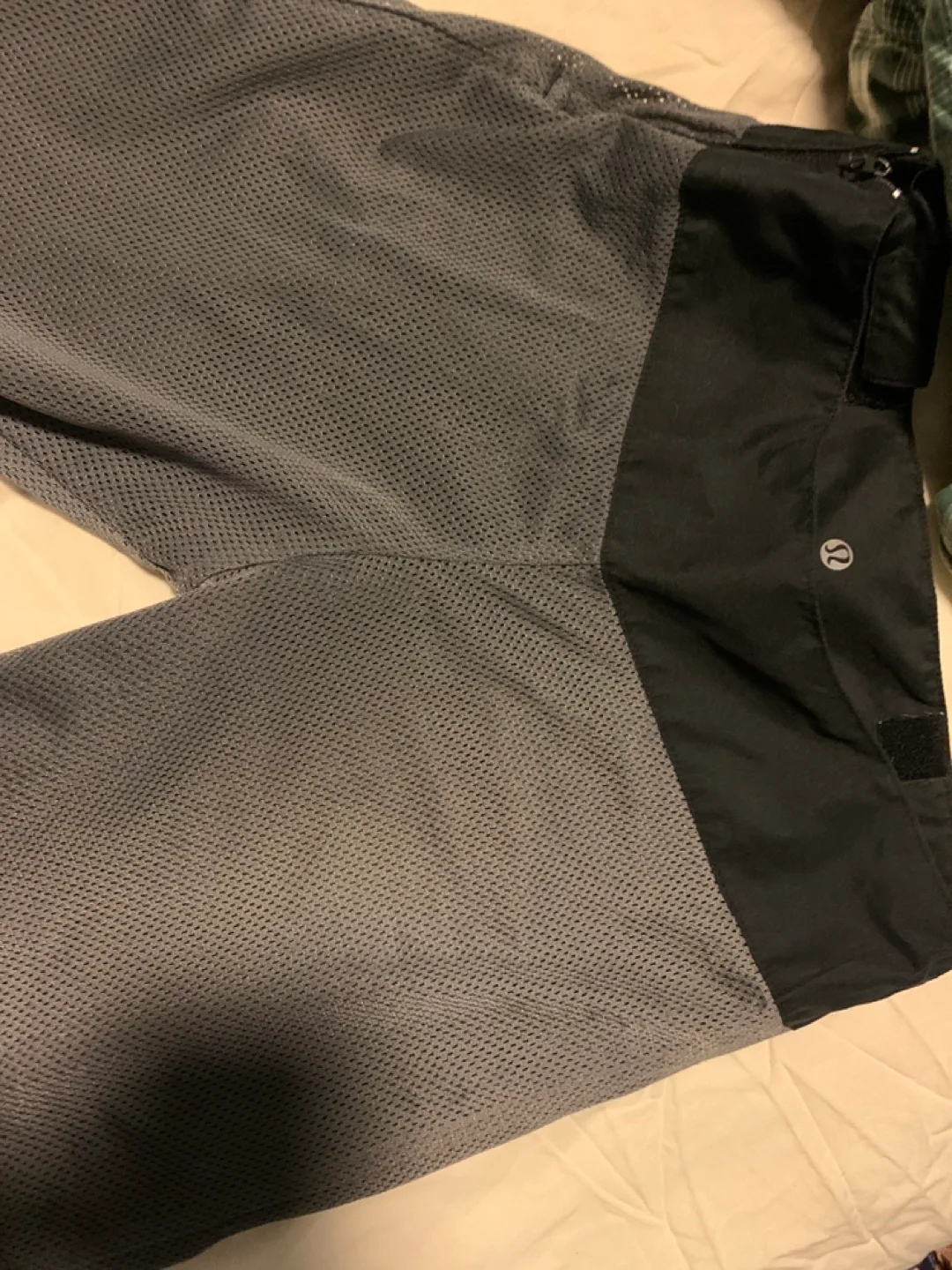 💚 Lululemon Black  Shorts image indicator(4)