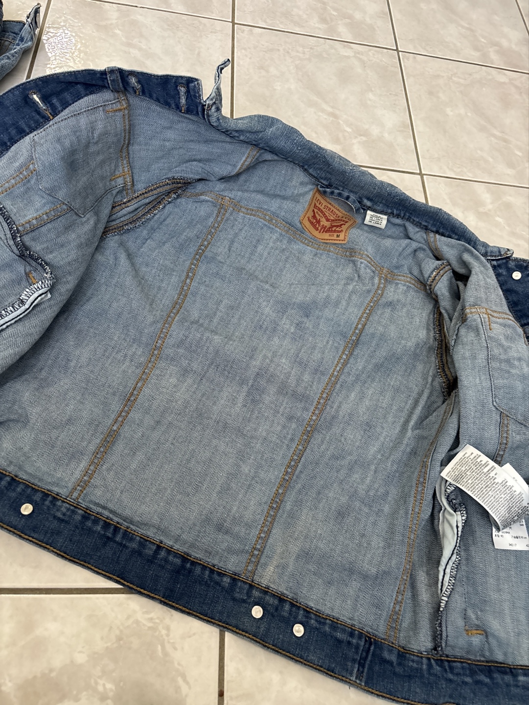 Levi's Denim Jacket - Size M - photo 3