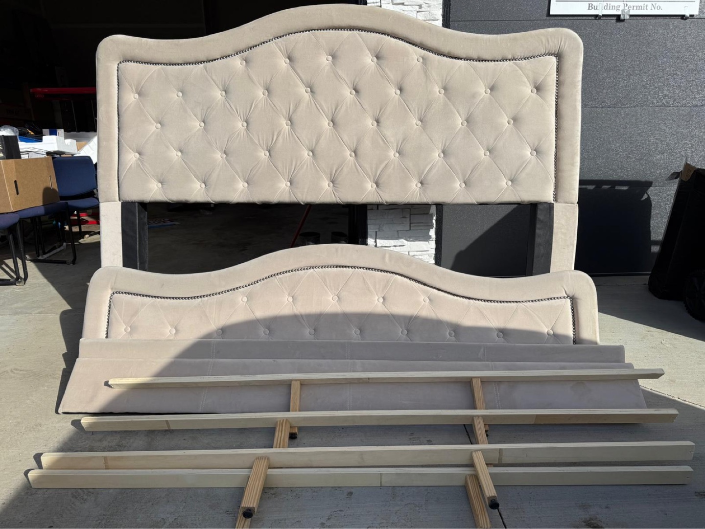 Queen-size upholstered headboard and footboard - photo 2