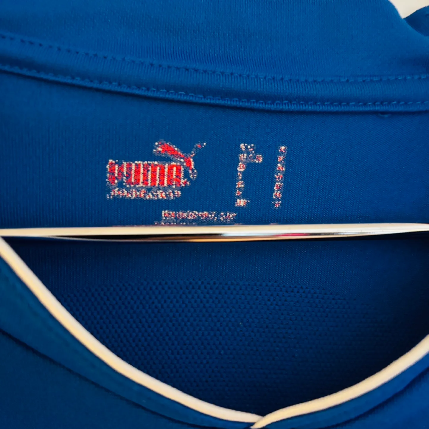 Official Italian National Team Puma Futbol / Soccer Jersey image indicator(4)