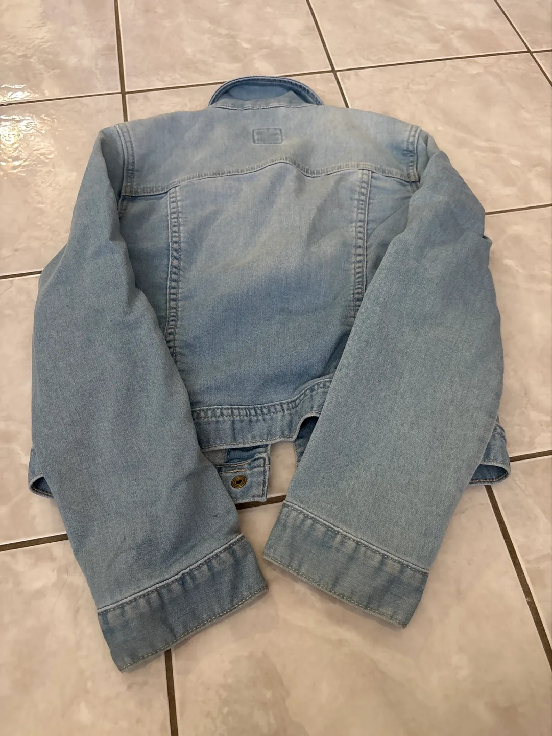 GapKids Light Wash Denim Jacket - Size 11/12 image indicator(3)