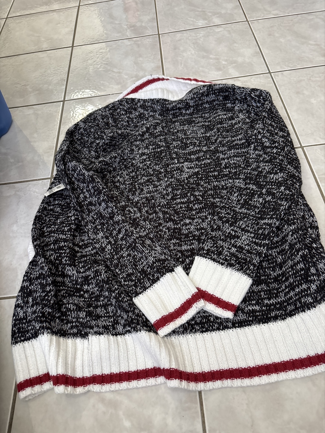 Bella & Birdie Cardigan Sweater Size M/M (10-12) - photo 3