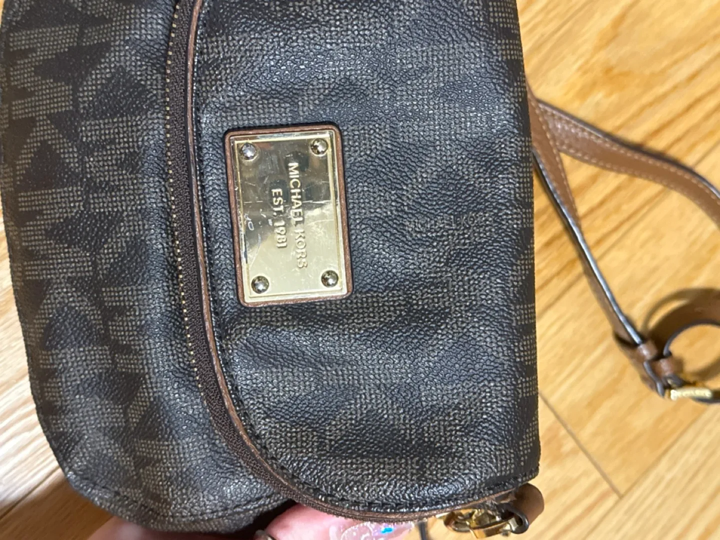 Michael Kors Brown Crossbody Bag image indicator(2)