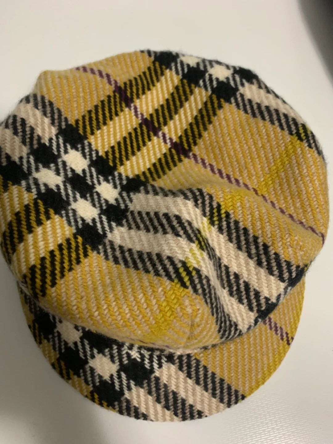 Burberry cap image indicator(2)