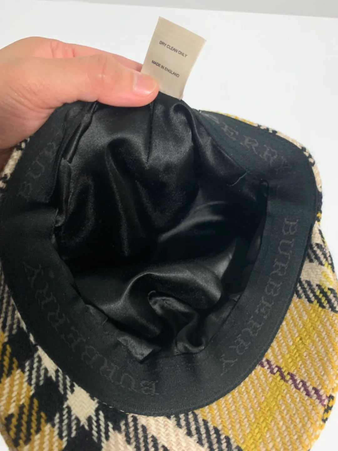 Burberry cap image indicator(4)