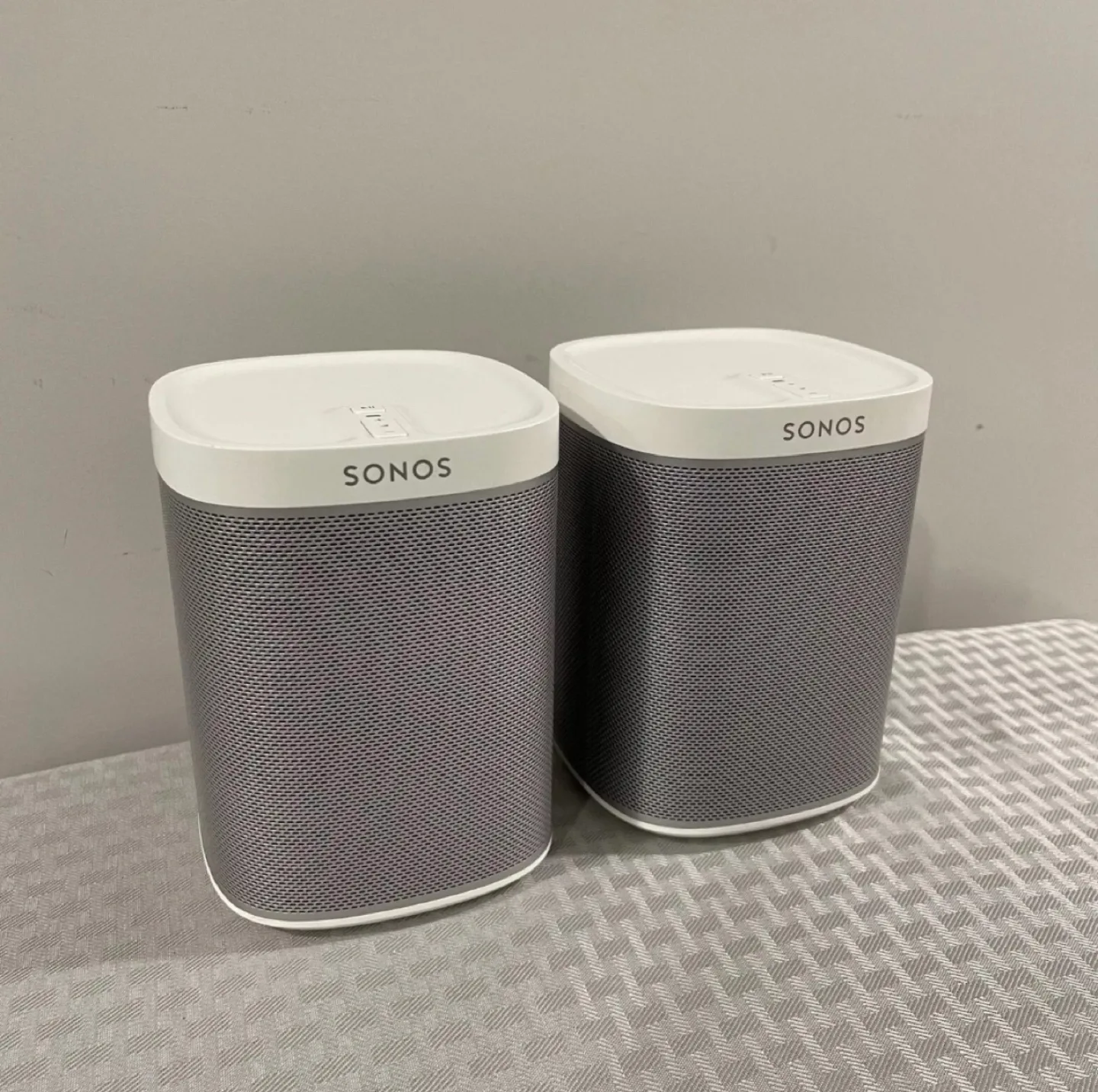Pair of Sonos Play:1 Speakers - white thumbnail