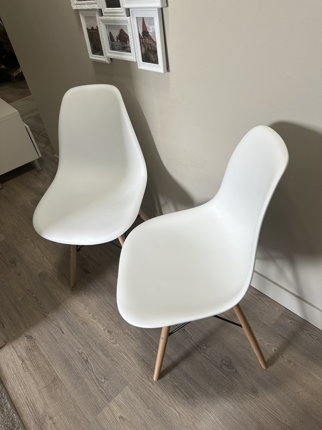 Pair of White Eames-Style Dining Chairs - photo 2