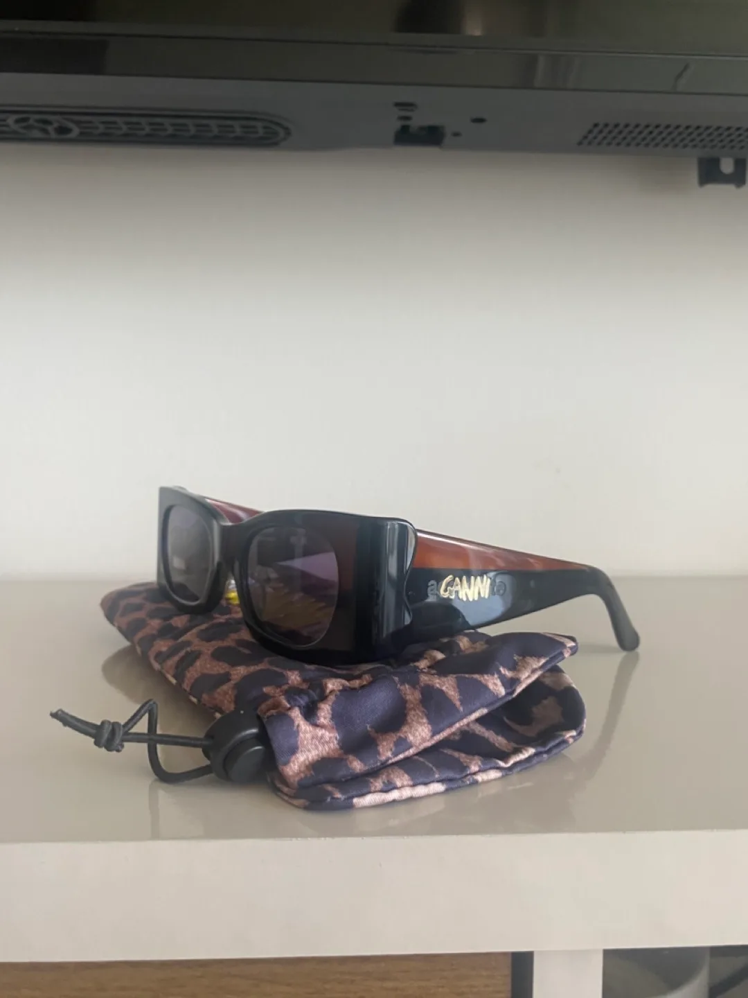 Women’s Ganni sunglasses thumbnail