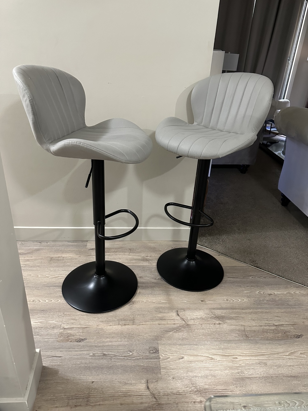 New Luise Adjustable Height Swivel Bar Stools (set of 2) - photo 2