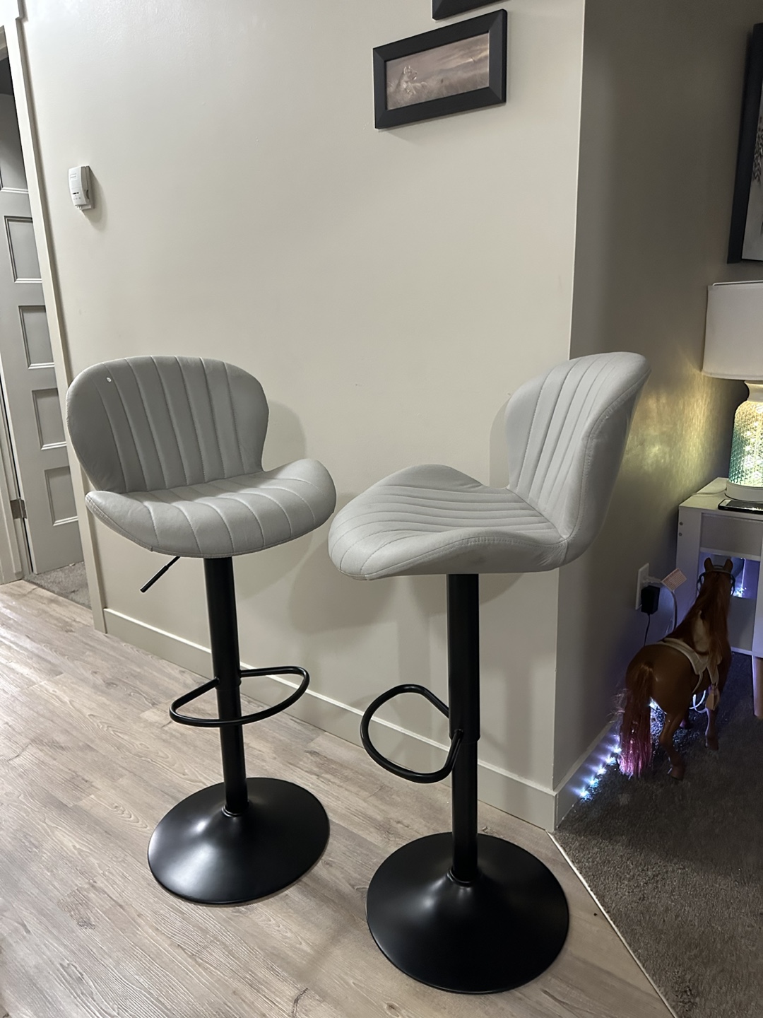 New Luise Adjustable Height Swivel Bar Stools (set of 2) - photo 3