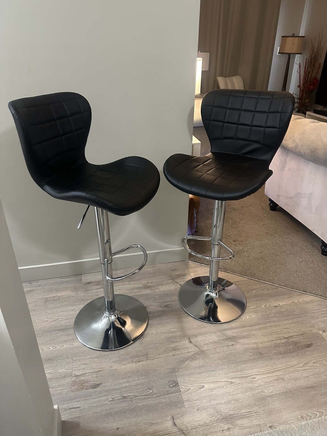 Brand-new set of two HOMCOM adjustable-height swivel bar stools. - photo 3
