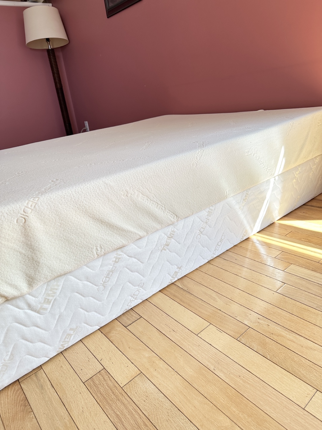 Tempur-Pedic Full Size Foam Mattress and Boxspring (CAN DELIVER) - photo 4