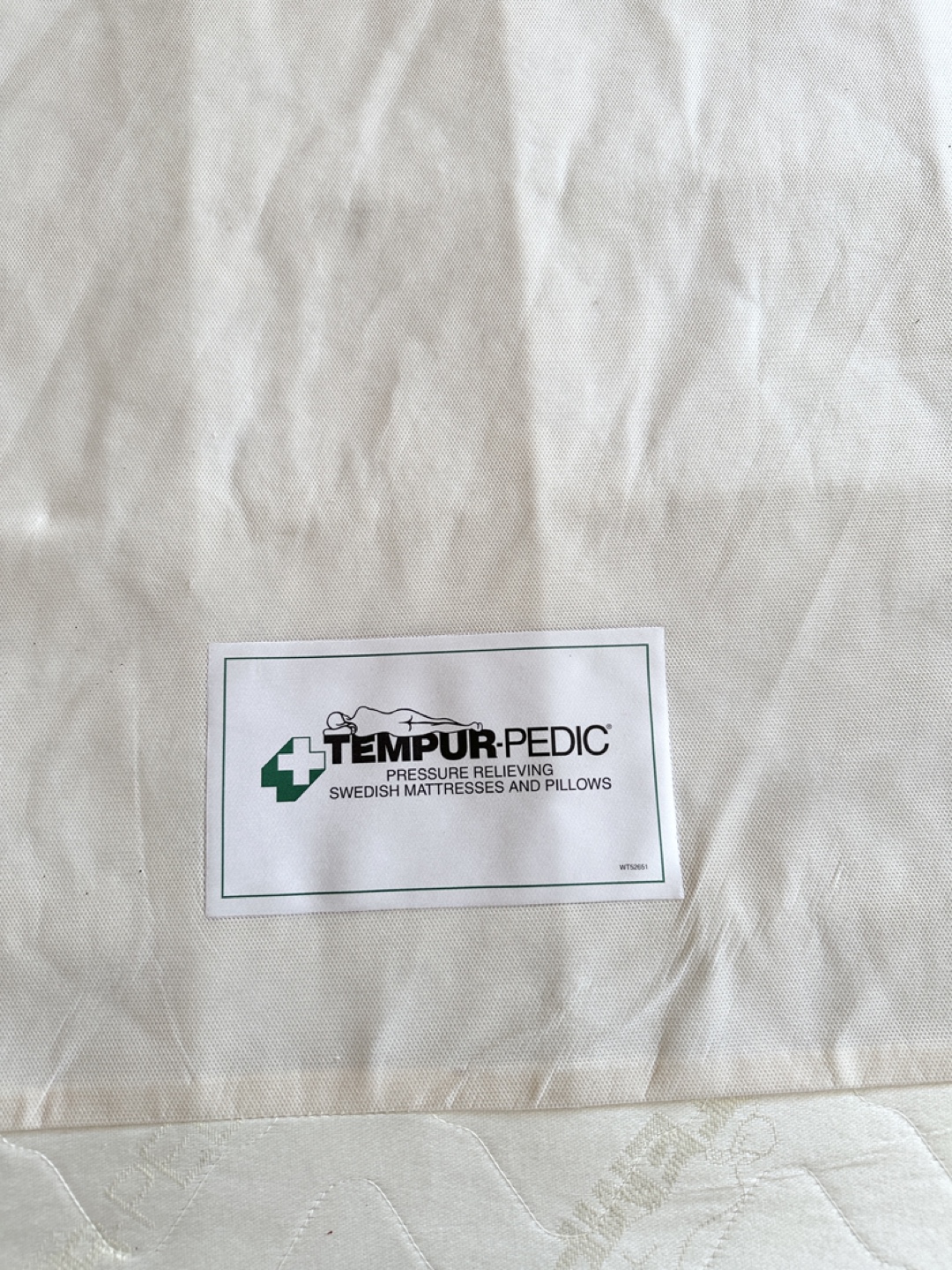 Tempur-Pedic Full Size Foam Mattress and Boxspring (CAN DELIVER) - photo 3