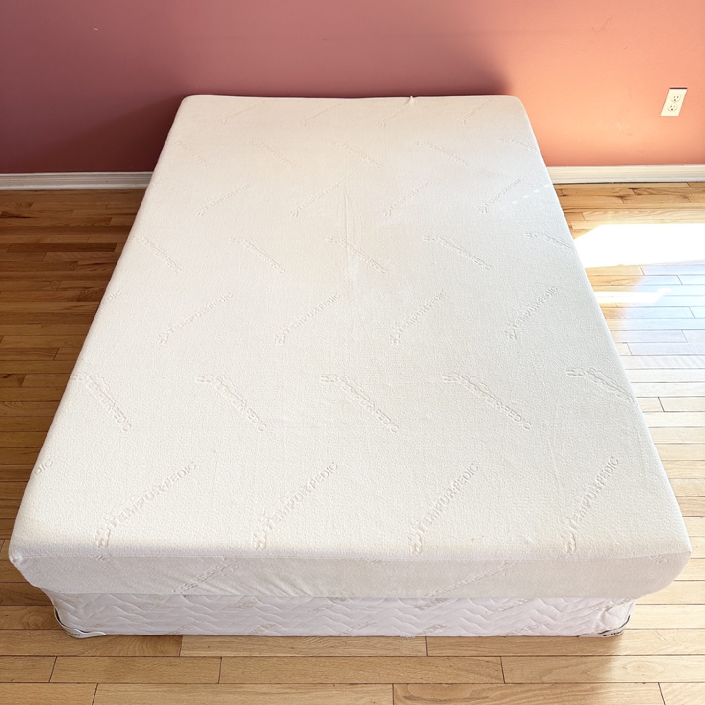 Tempur-Pedic Full Size Foam Mattress and Boxspring (CAN DELIVER)