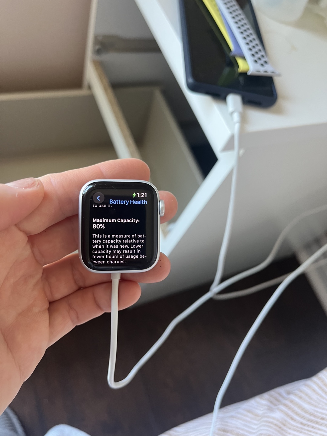Apple Watch Series SE - Silver Aluminium Case with Sport Loop - photo 5