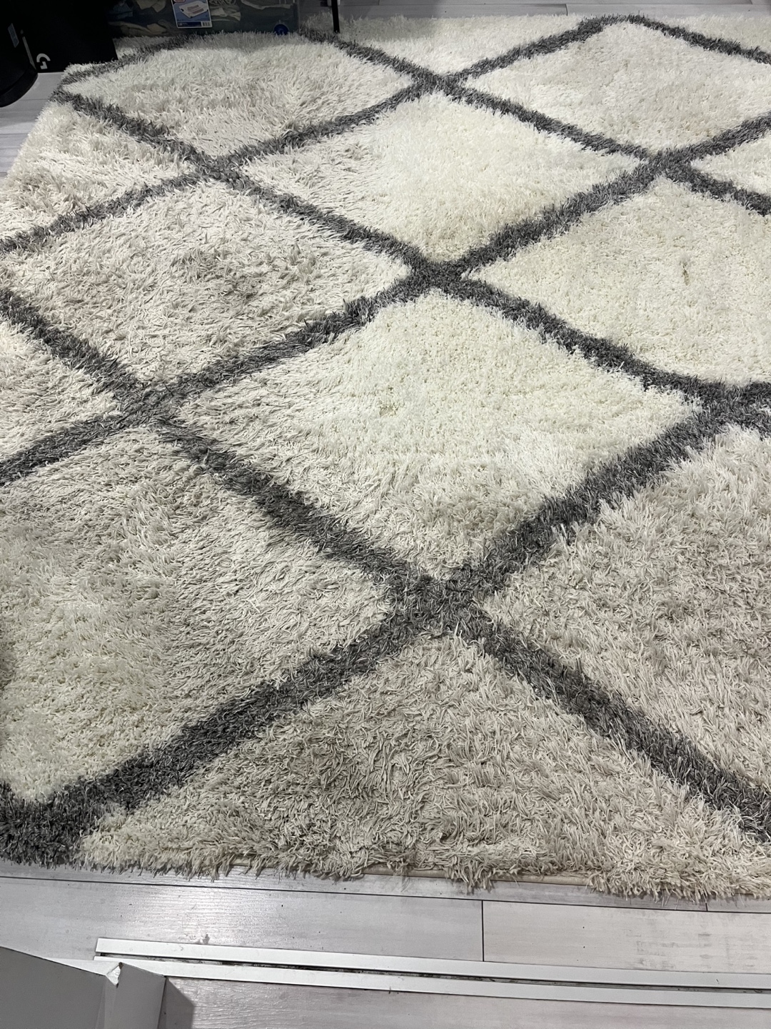 Free 10x13 rug - photo 3