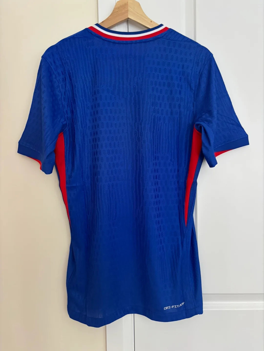 BNWT M France 24/25 Player Version Jersey image indicator(2)