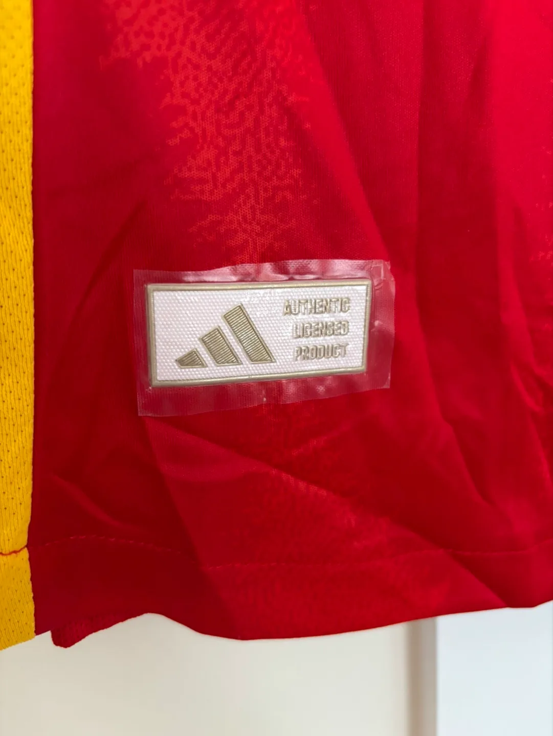 BNWT M Spain 24/25 Jersey image indicator(4)