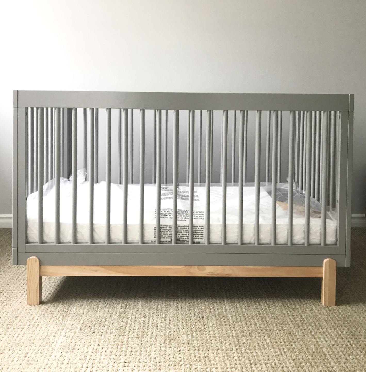 Delta Wooden Crib (3-1 Convertible) - GREENGUARD Gold Certified - photo 3