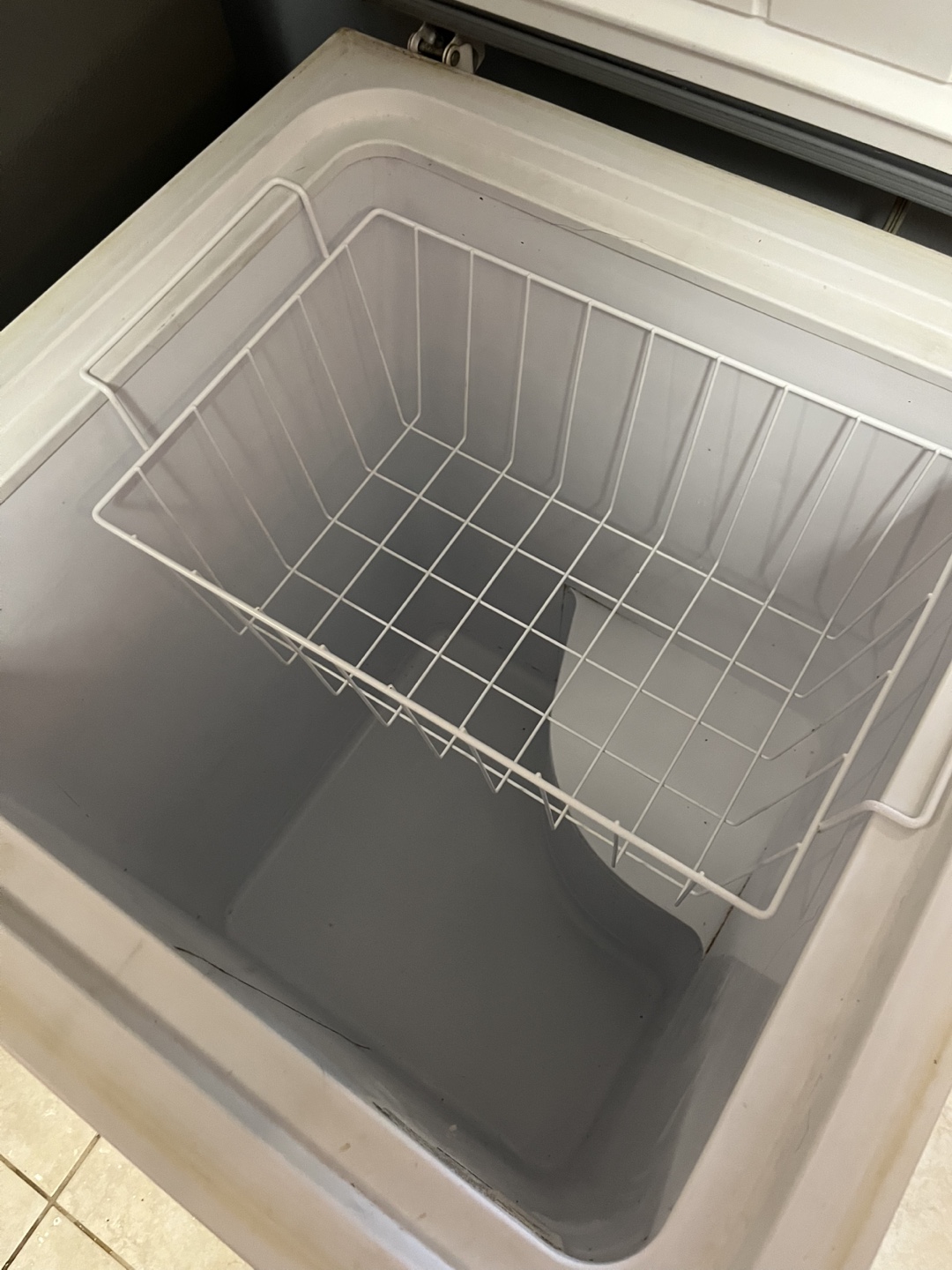 Small deep freezer. - photo 4