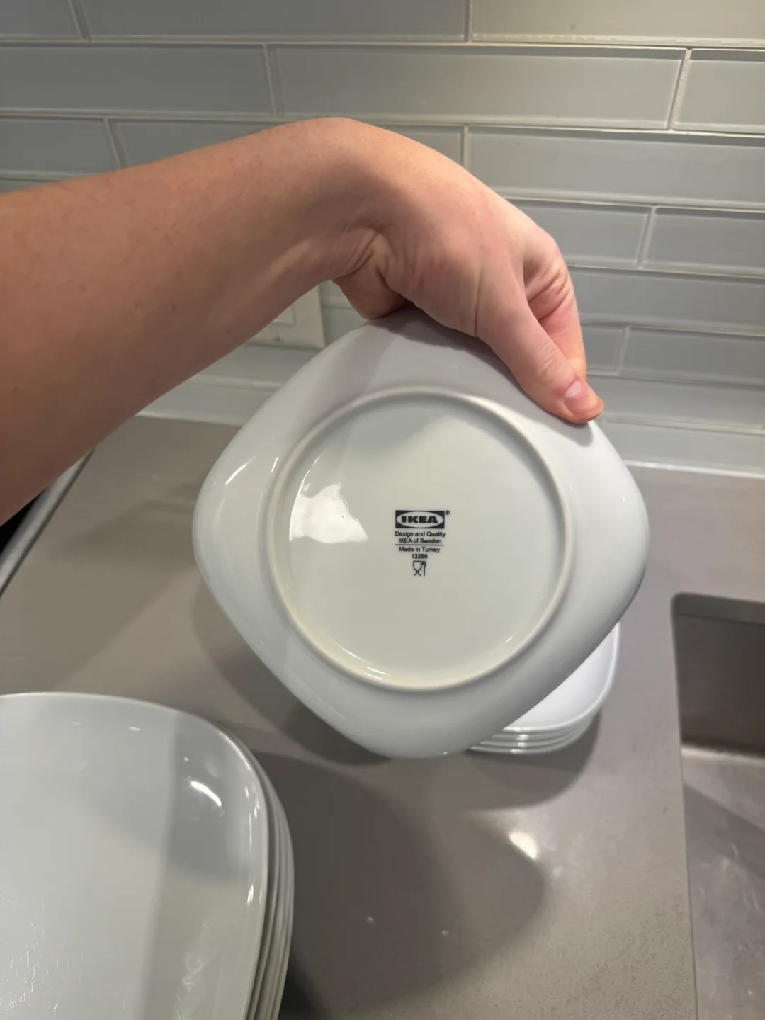 IKEA VARDERA 18-Piece Dinnerware Set, White image indicator(3)