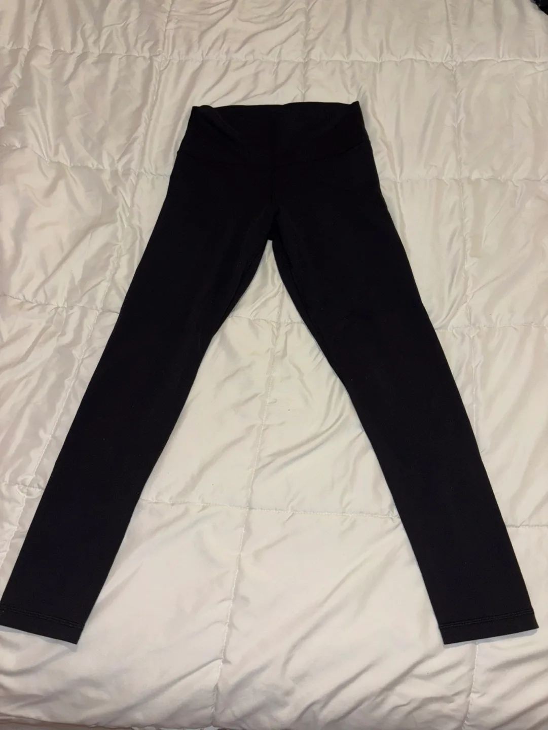 TnAction Black Leggings - Size Medium image indicator(3)