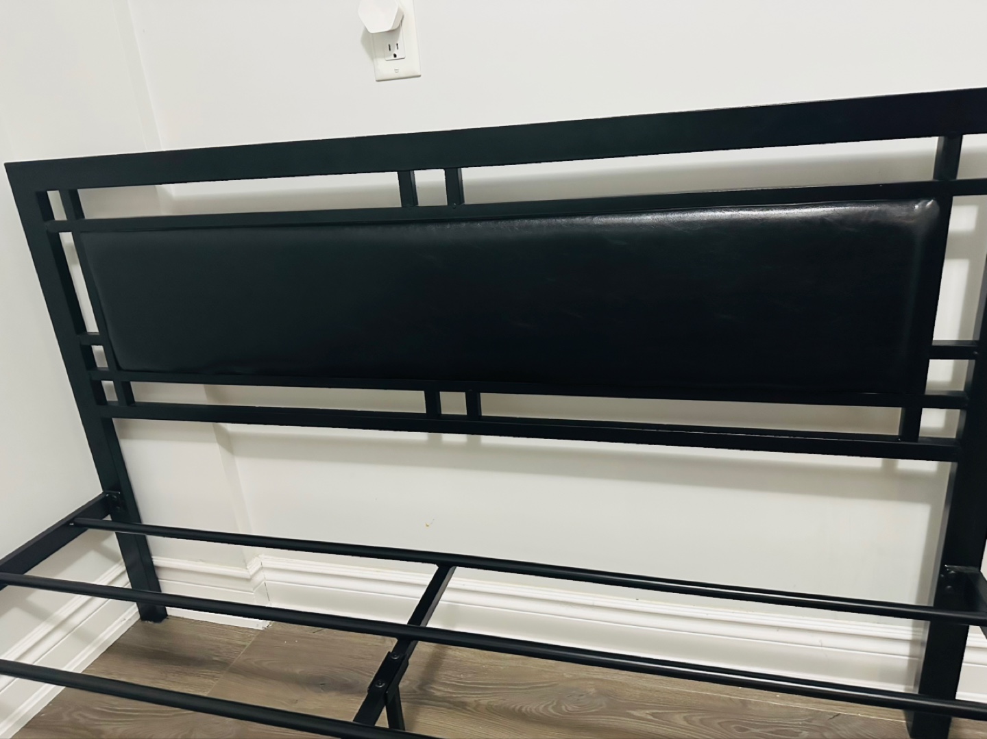 Metal Bed Frame with Headboard - Queen Size - photo 5