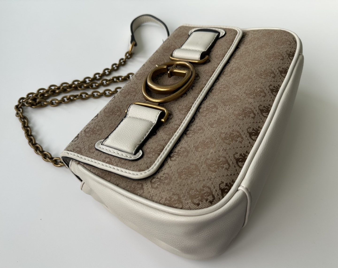 Guess Beige and White Chain Shoulder Bag - photo 3