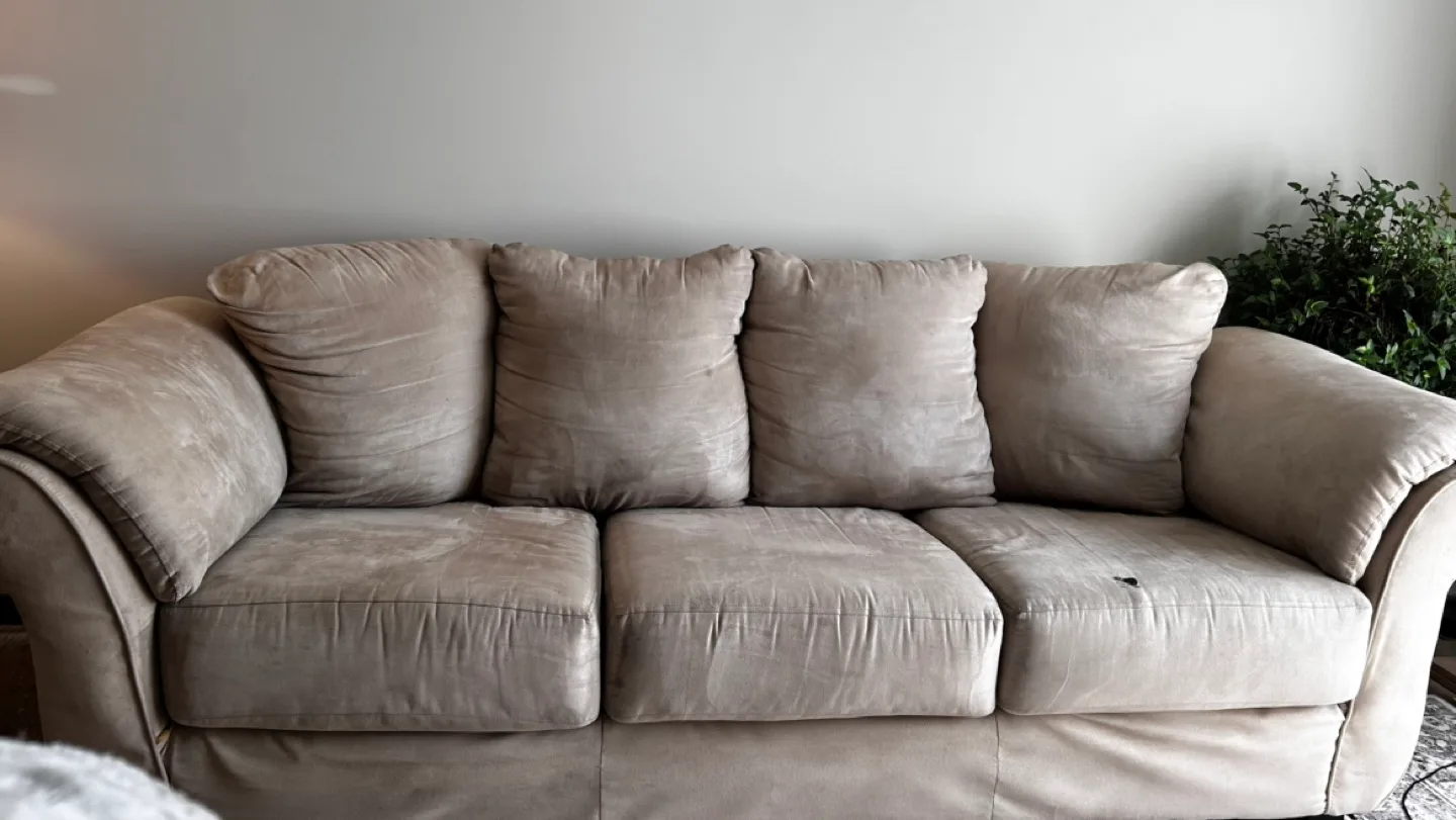 Well Loved LazyBoy 3 seater couch image indicator(3)