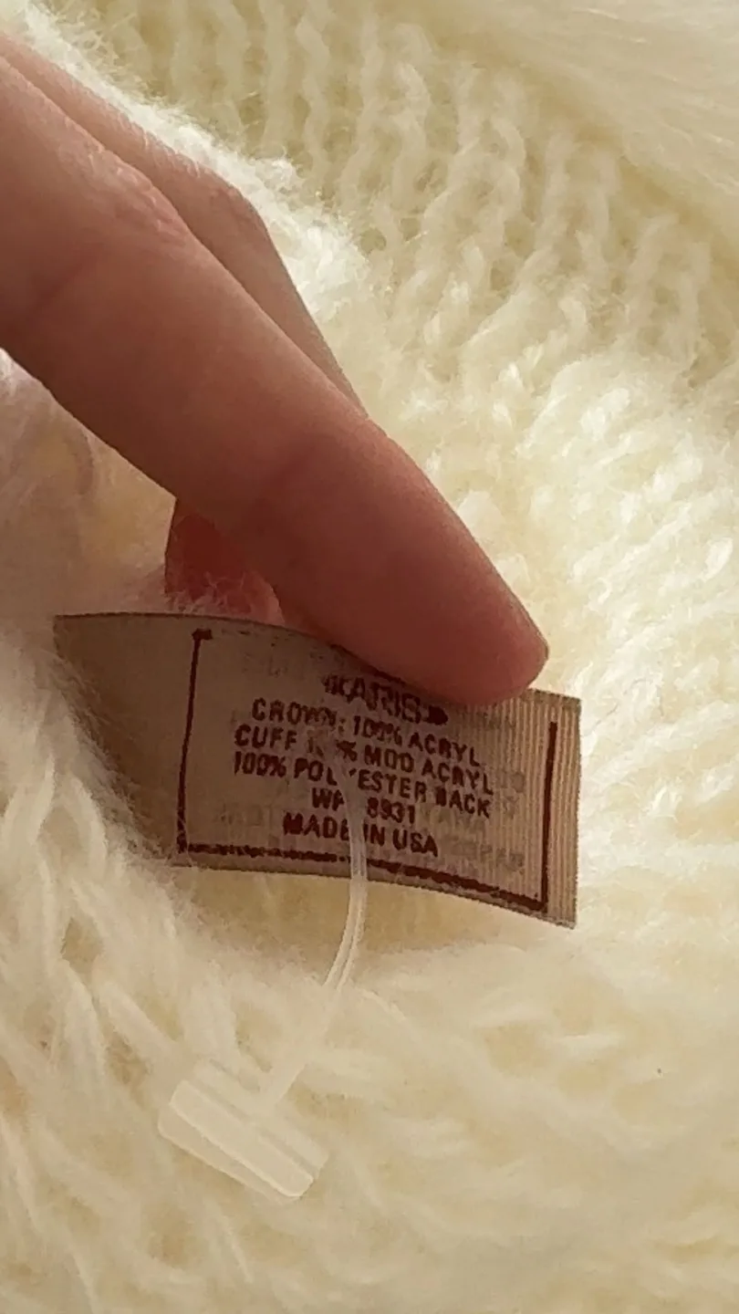 Vintage «ARIS» White Knit Ushanka with Faux Fur Trim image indicator(5)