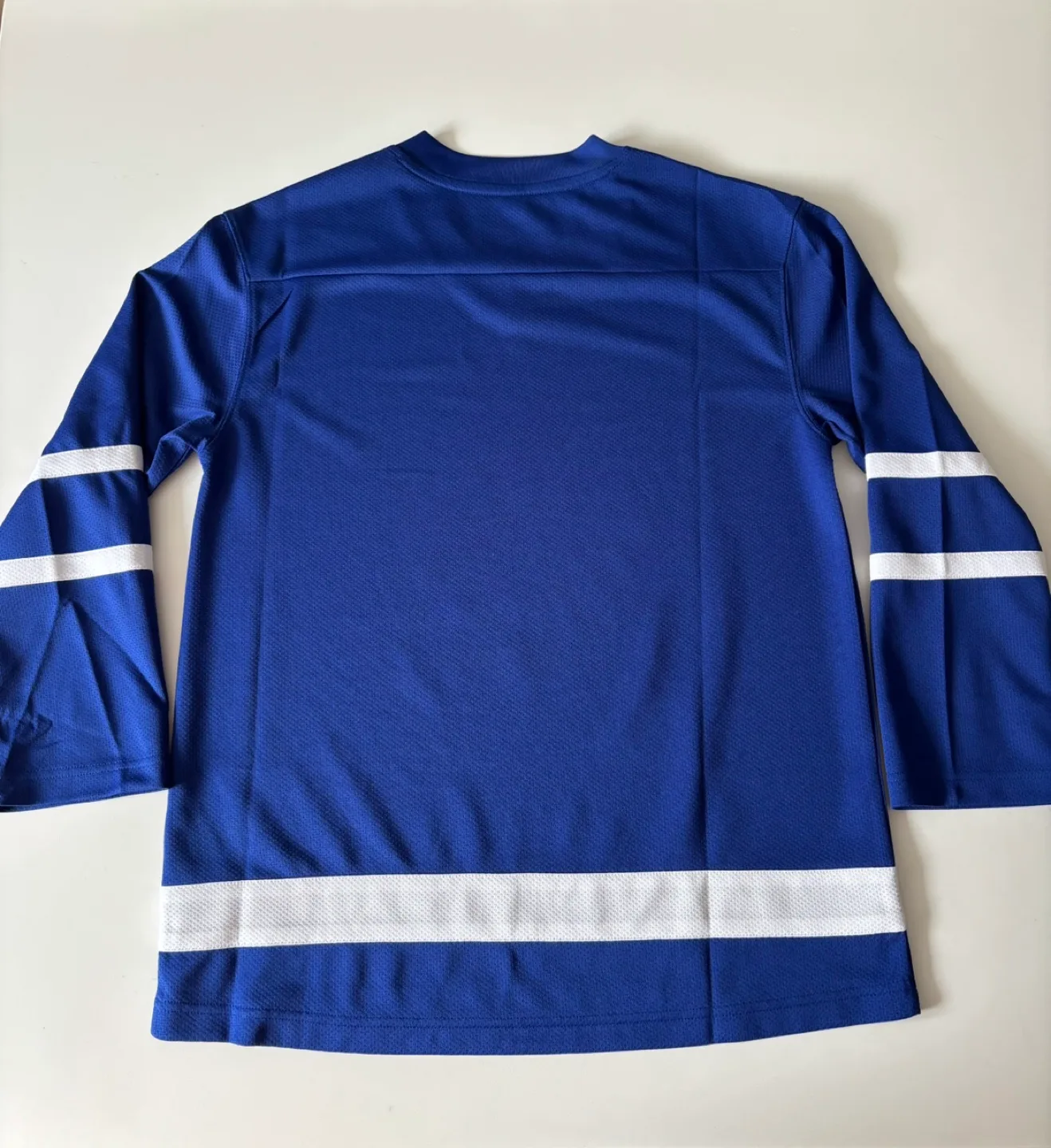 Youth Maple Leafs Jersey - Size L/XL image indicator(8)