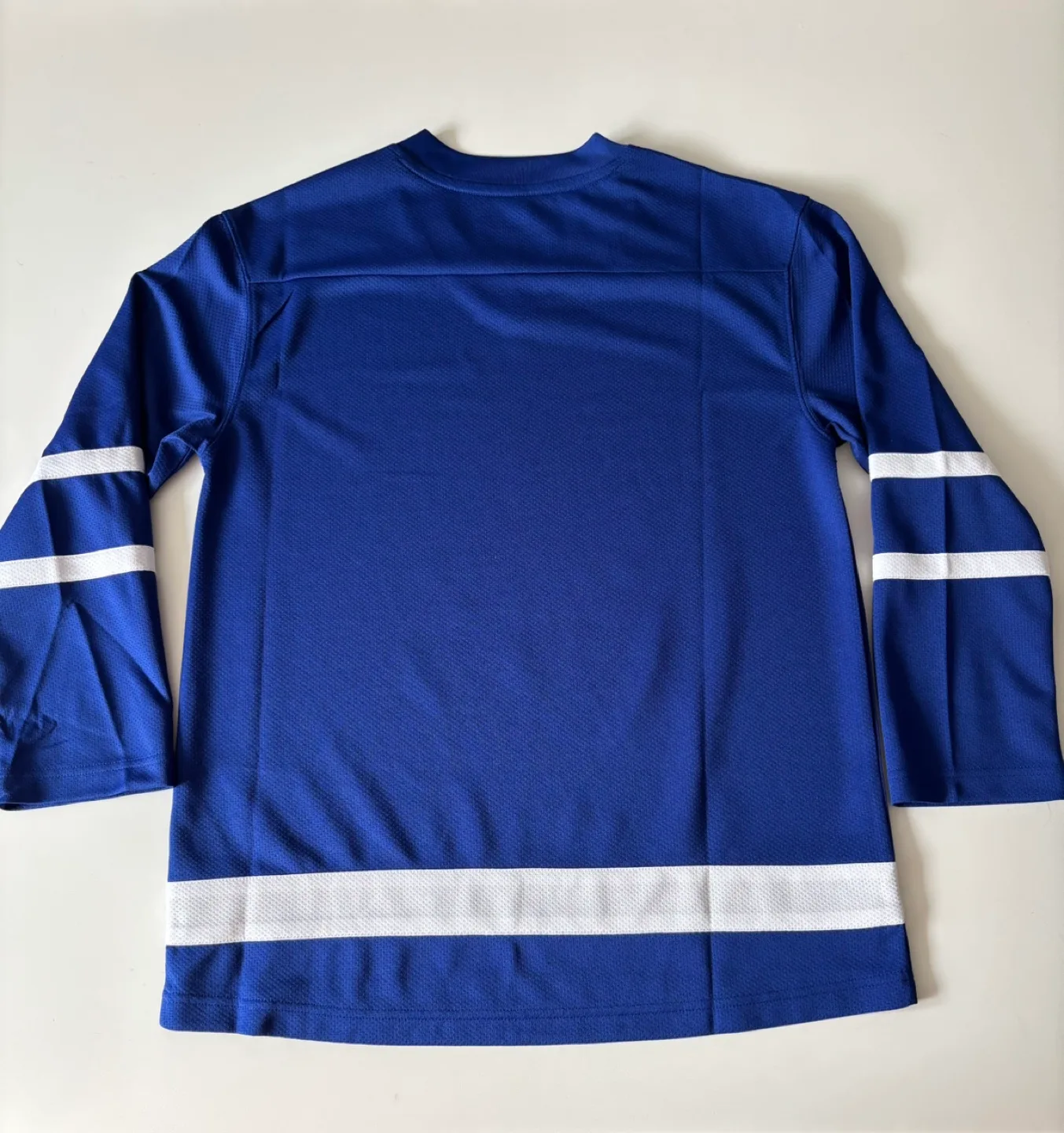 Youth Maple Leafs Jersey - Size L/XL image indicator(7)