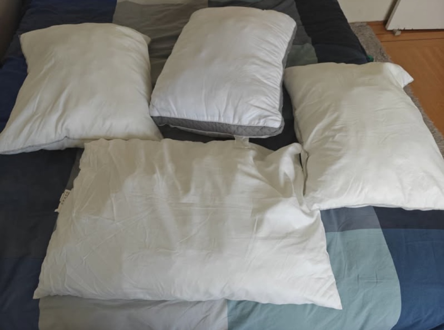 White Comforter and Pillows - photo 3
