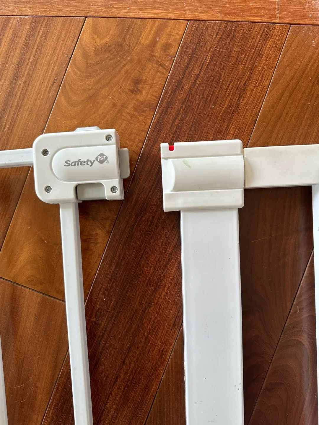 Safety 1st Easy Install Gate - White image indicator(4)