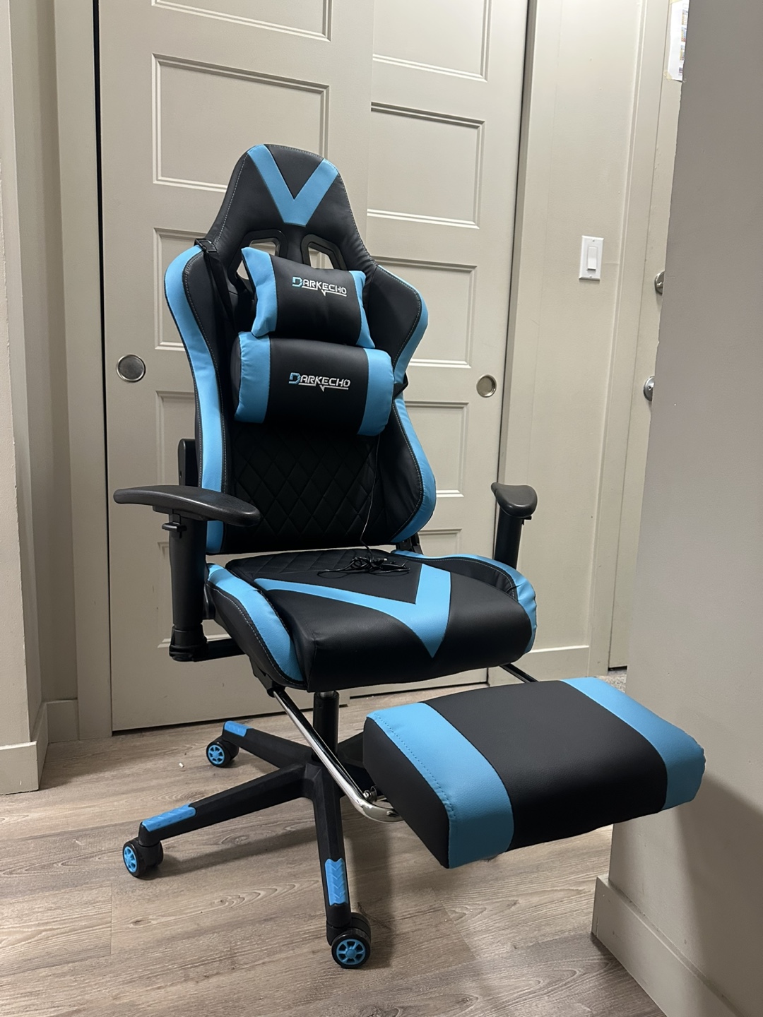 Drikecho Gaming Chair with Footrest - Black and Blue