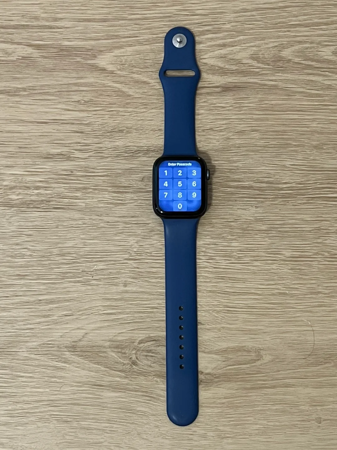 Apple Watch Series 4 with 10 Bands! image indicator(2)