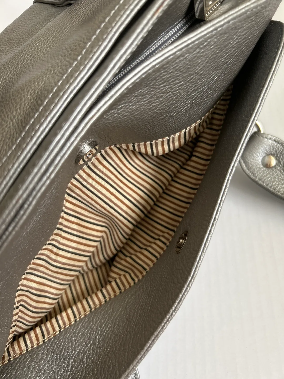 Soprano by Duluth Trading Co. Grey Handbag image indicator(3)