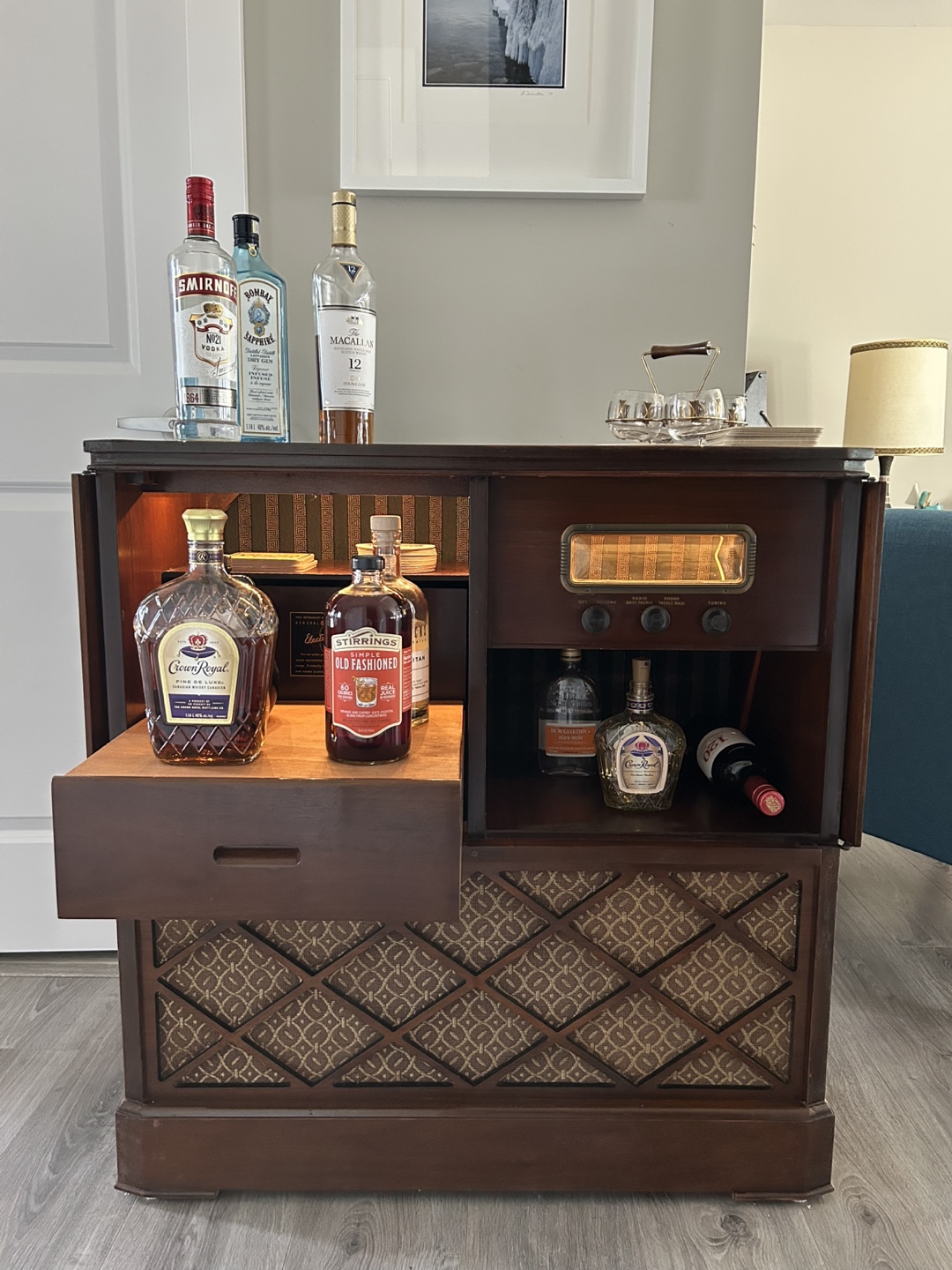 Vintage General Electric 1950s Bar Cabinet with Radio - photo 3