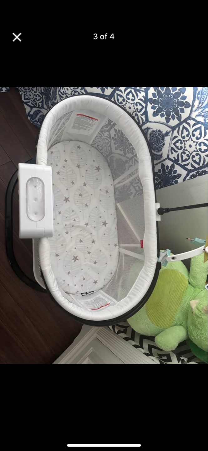 Baby Bassinet with Mobile - photo 2