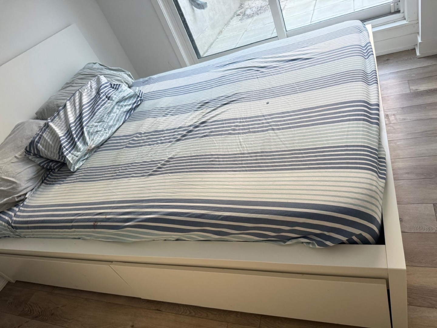 IKEA MALM White Queen Bed Frame with Storage - photo 4