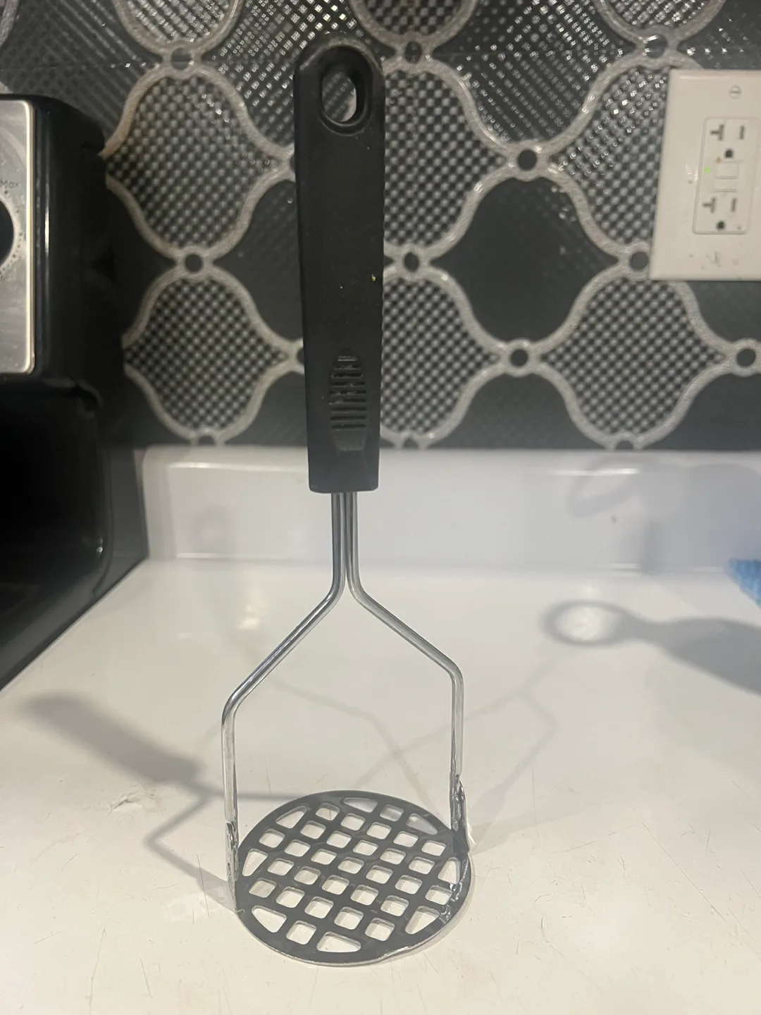 Metal Potato Masher with Black Handle💚 thumbnail