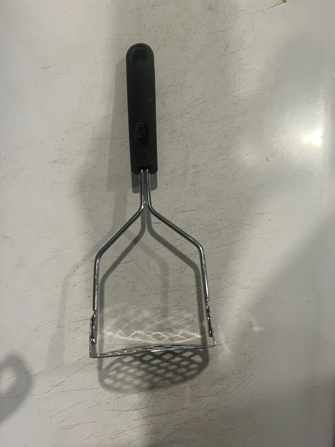 Metal Potato Masher with Black Handle💚 image indicator(3)