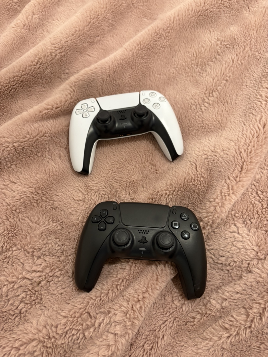 2 PS5 DualSense Wireless Controllers