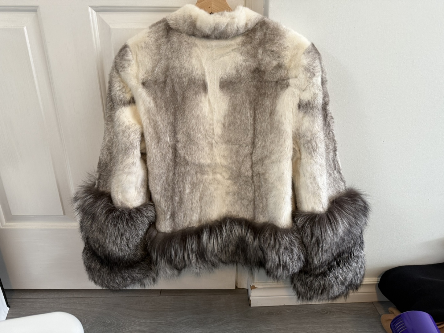 Stunning Rabbit Fur Jacket with Fox Trims - photo 3