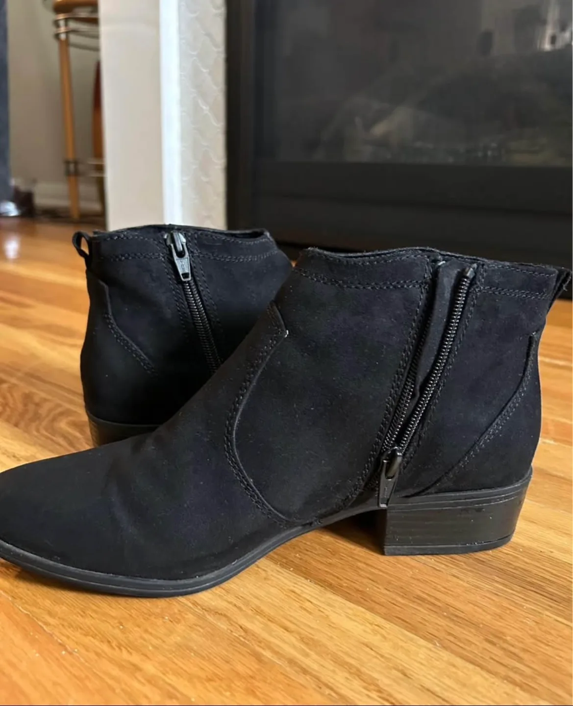 Women's Jurry Black Suede Ankle Boots - Size 9 image indicator(2)