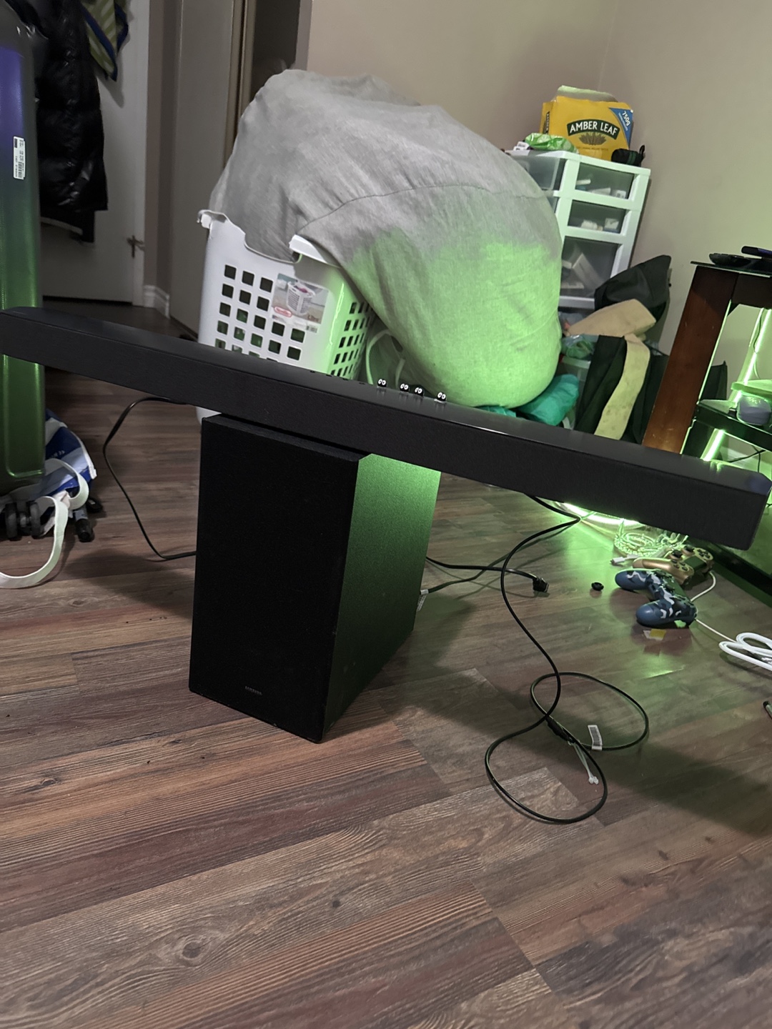 Samsung Soundbar with Wireless Subwoofer