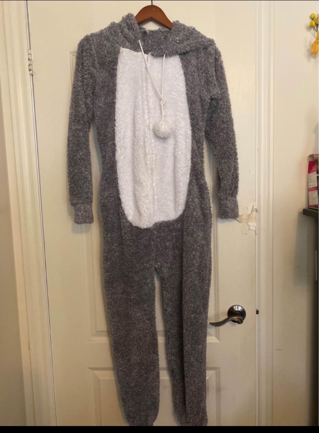 Bugs Bunny Onesie - Size  XS💚 perfect for Easter - photo 2