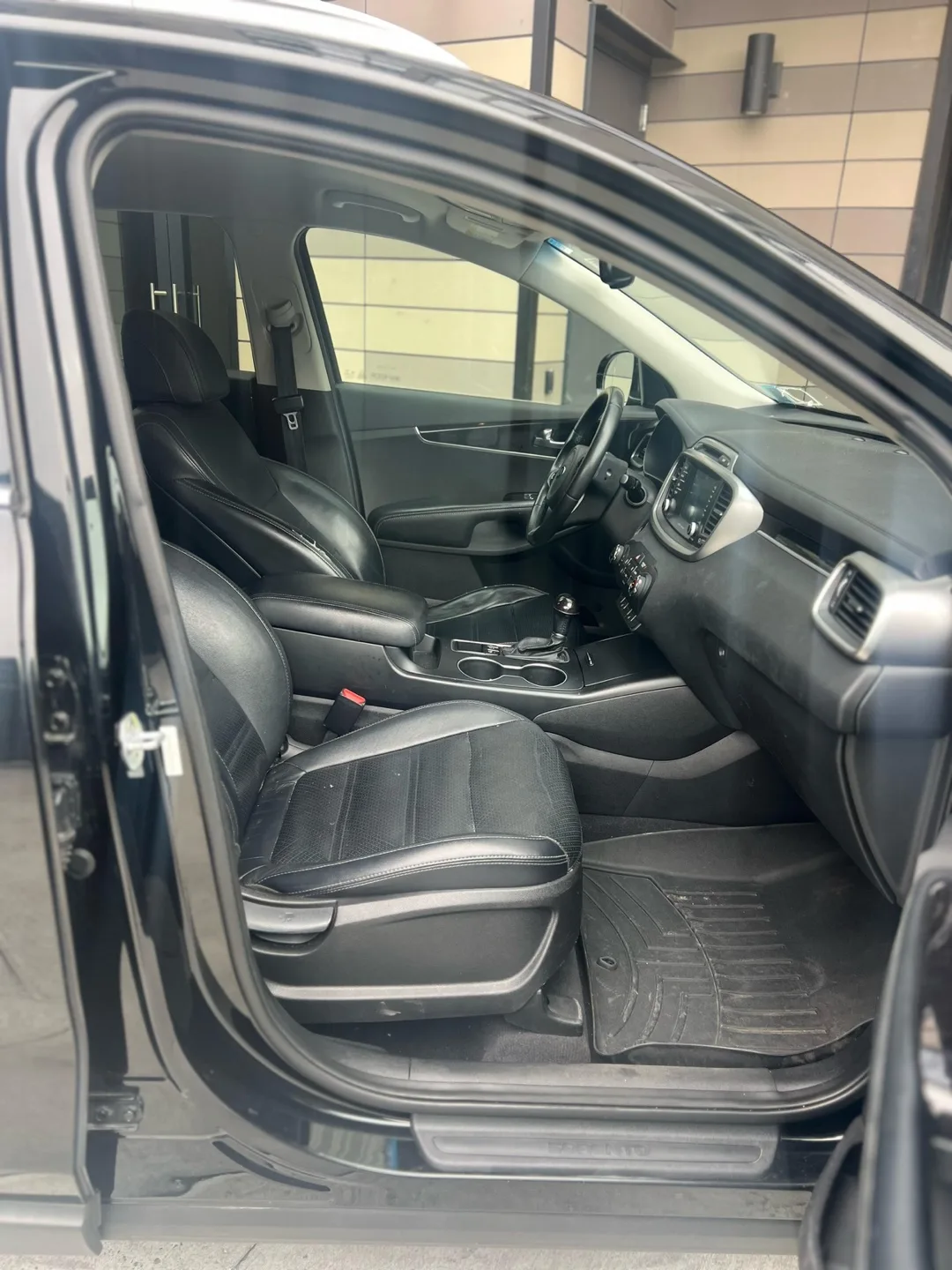 2017 Kia Sorento SUV image indicator(7)