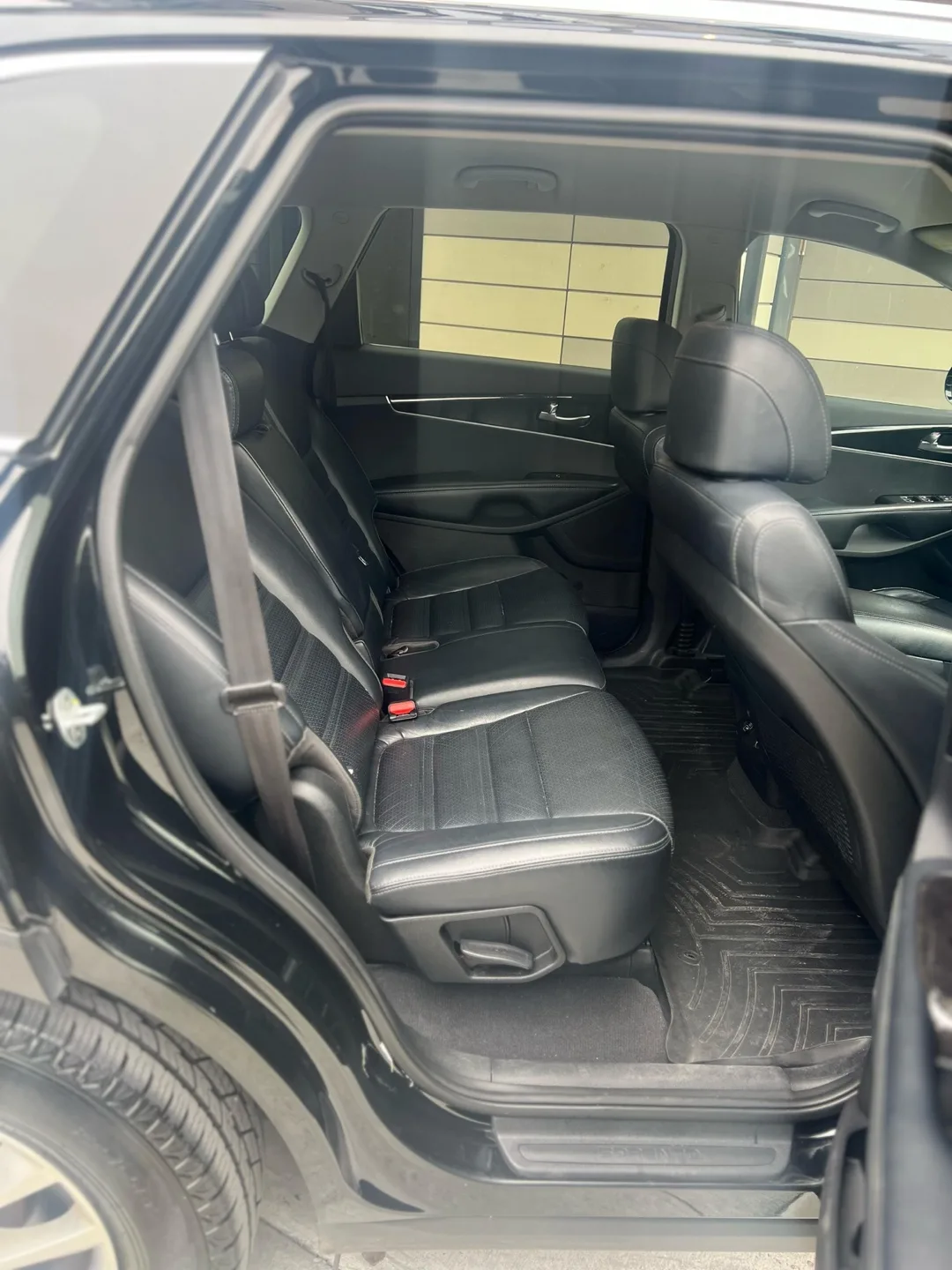 2017 Kia Sorento SUV image indicator(9)